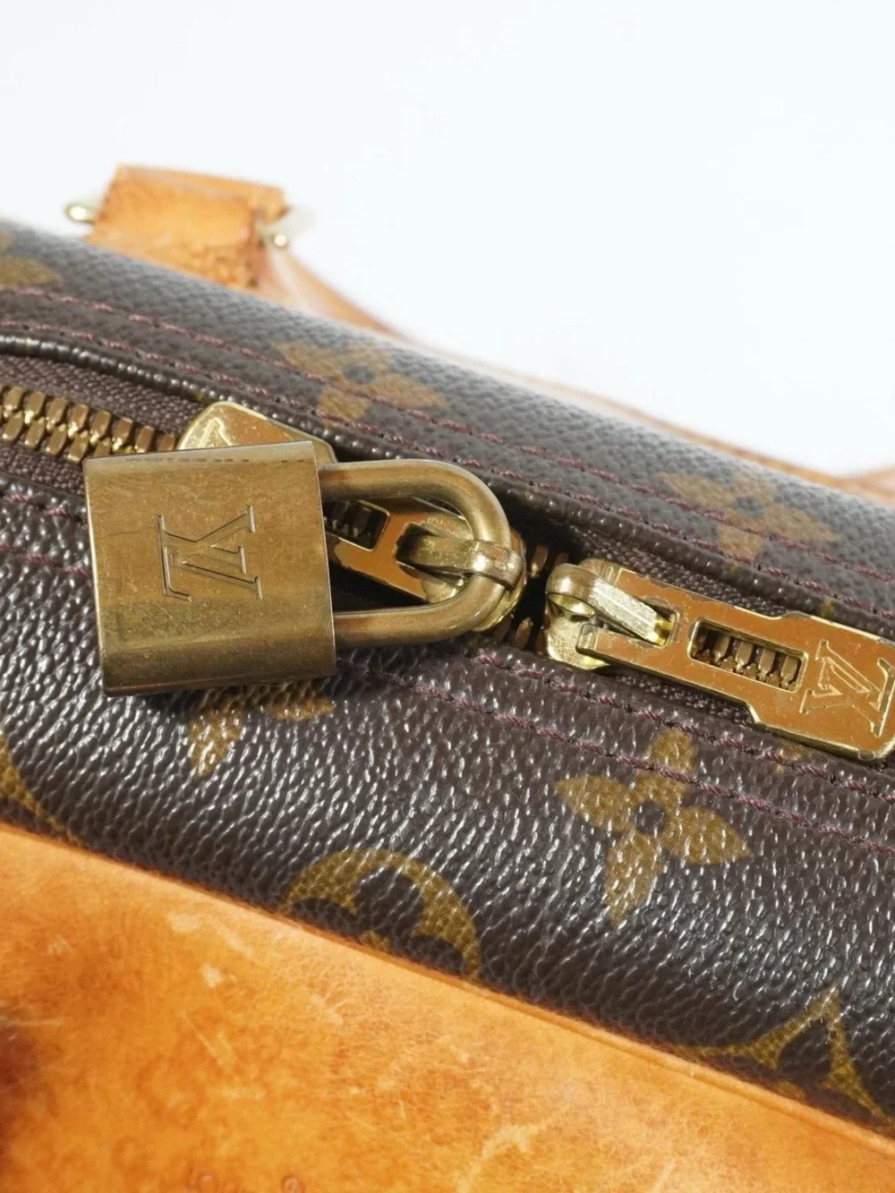 Louis Vuitton Deauville Hand bag Canvas Monogram